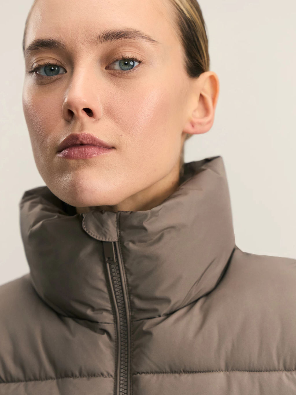 Жилет стеганый утепленный / Zarina  фото 6