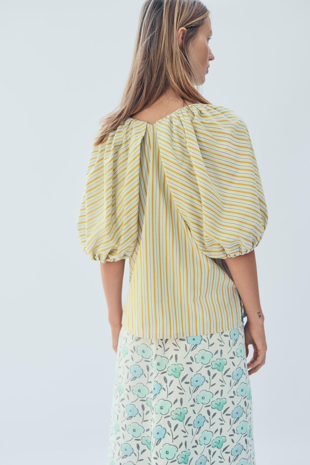 BLUSA RAYAS MANGA ABULLONADA LIMITED EDITION / Lima - Zara фото 4