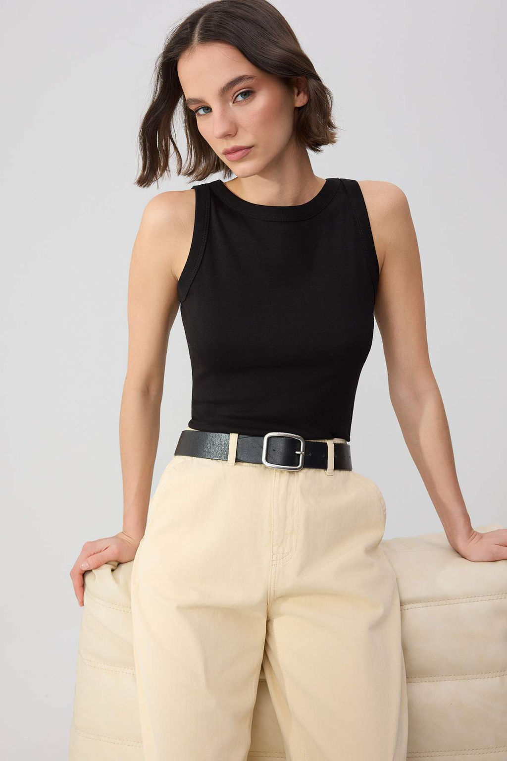 Wardrobe Essentials-Siyah Fitted/Vucuda Oturan Kolsuz Pamuk Ribana Orme Atlet TWOSS26AL00043 - Trendyolmilla фото 2