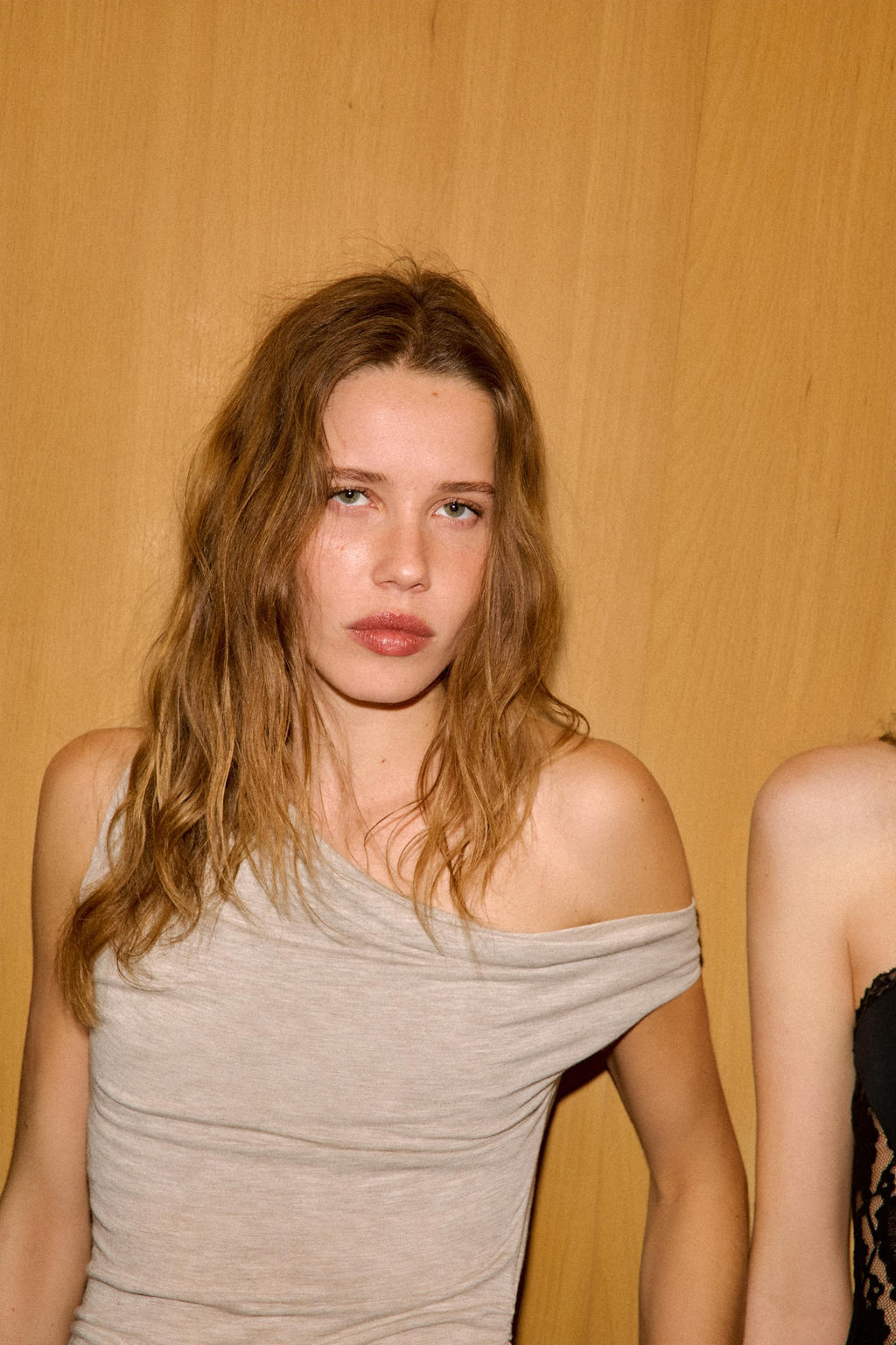 TOP ASIM?TRICO DRAPEADO. / Arena / Vigor? - Zara фото 4