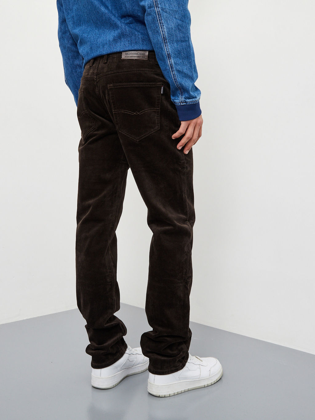 Утепленные мужские вельветовые брюки прямого кроя на флисе - Mossmore фото 6