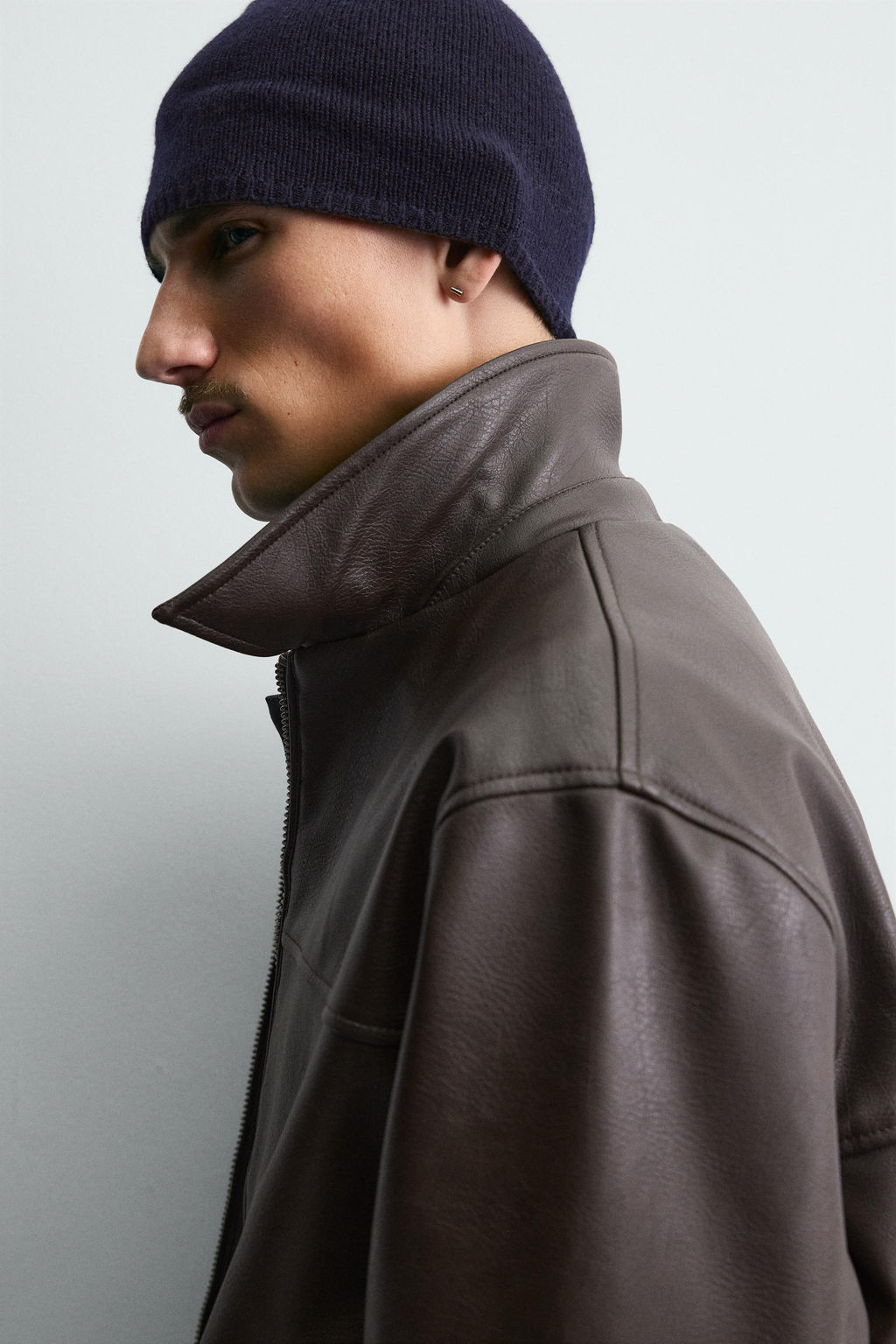 CAZADORA BOMBER EFECTO PIEL / Marr?n chocolate - Zara фото 6
