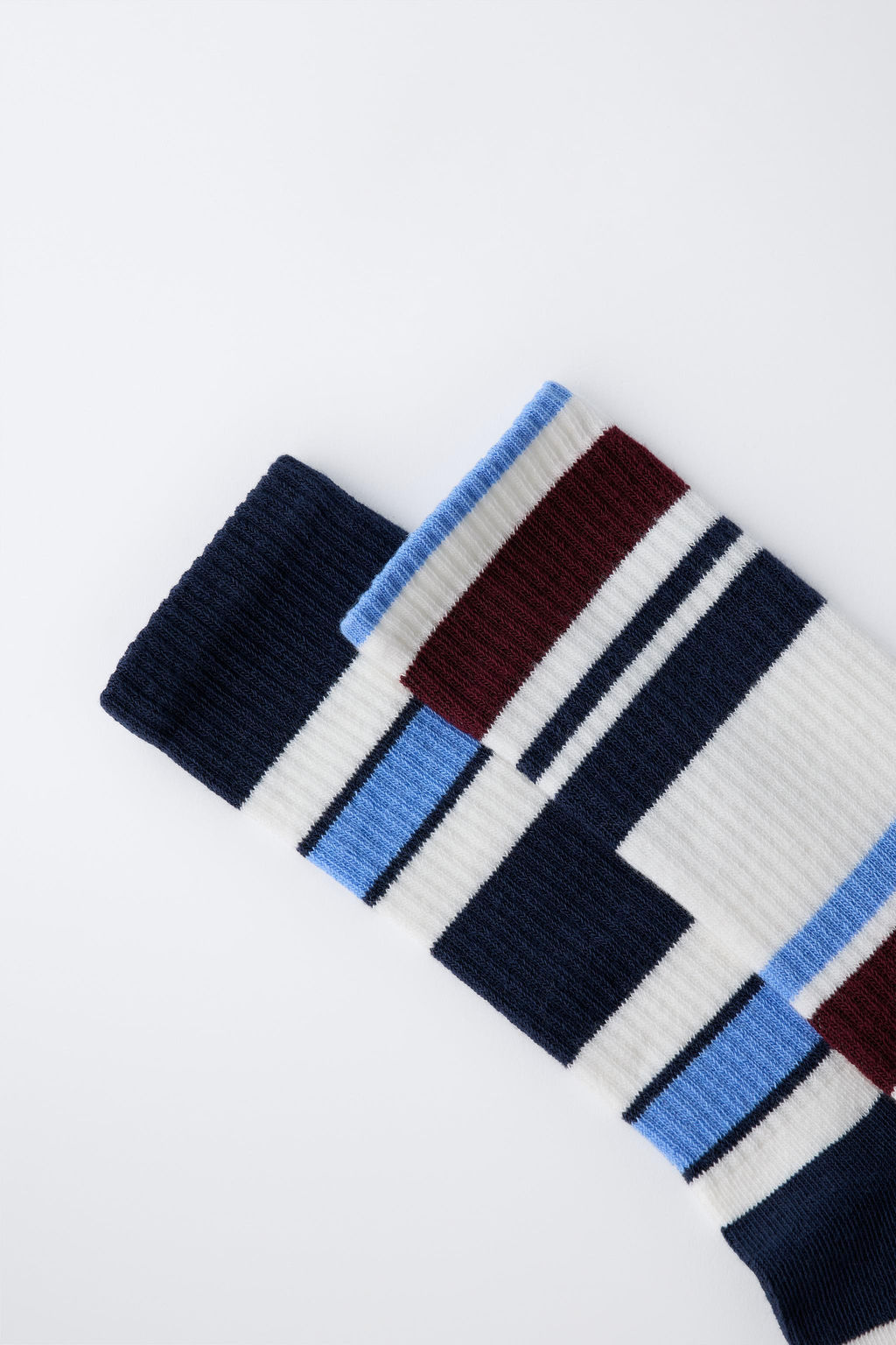 2-PACK OF LONG STRIPED SOCKS - Zara фото 5