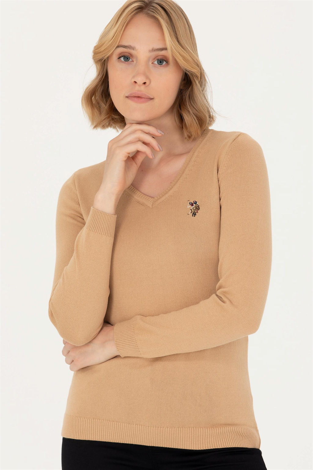 U. S. Polo Assn Женский базовый свитер песочного цвета с v-образным вырезом - U.s. polo assn фото 3