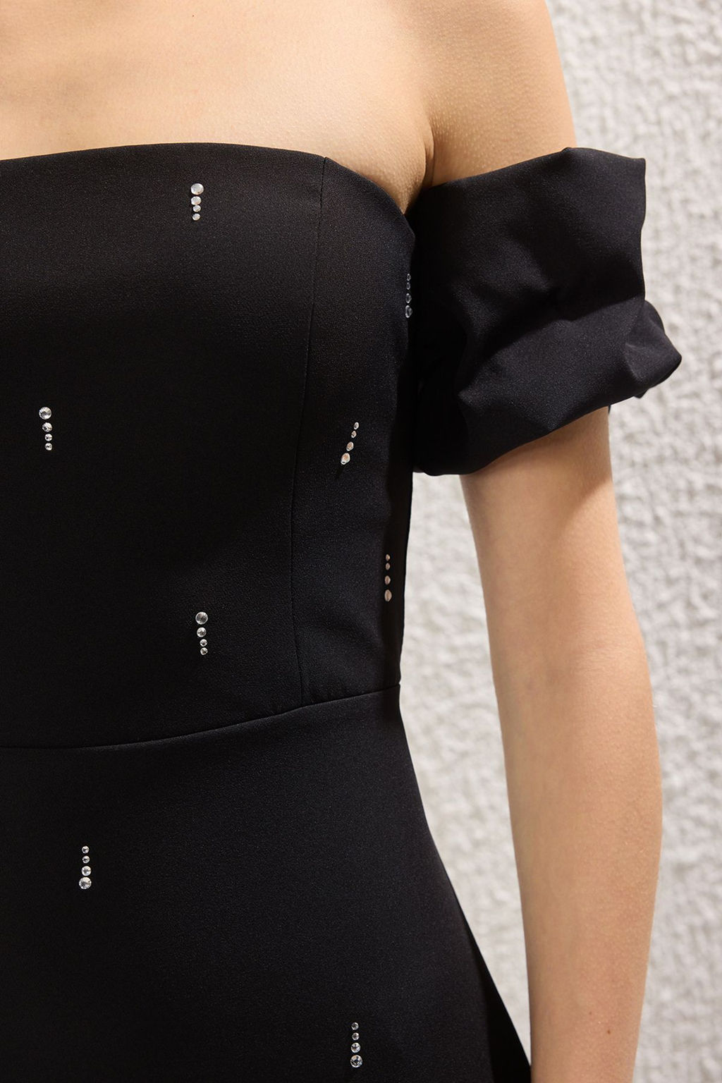 TRENDYOLMILLA Siyah Carmen Yaka Tas Bask? Detayl? Dokuma Midi S?k Elbise TPRSS25EL00243 фото 8