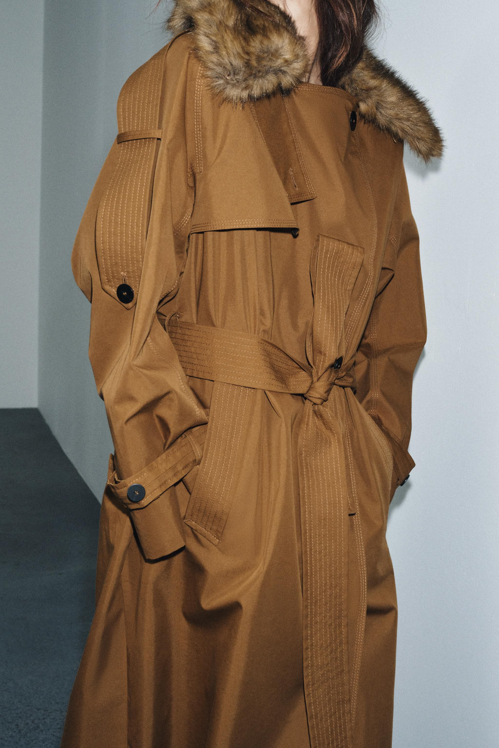 OVERSIZE FAUX FUR COLLAR TRENCH COAT ZW COLLECTION LIMITED EDITION - Zara фото 6