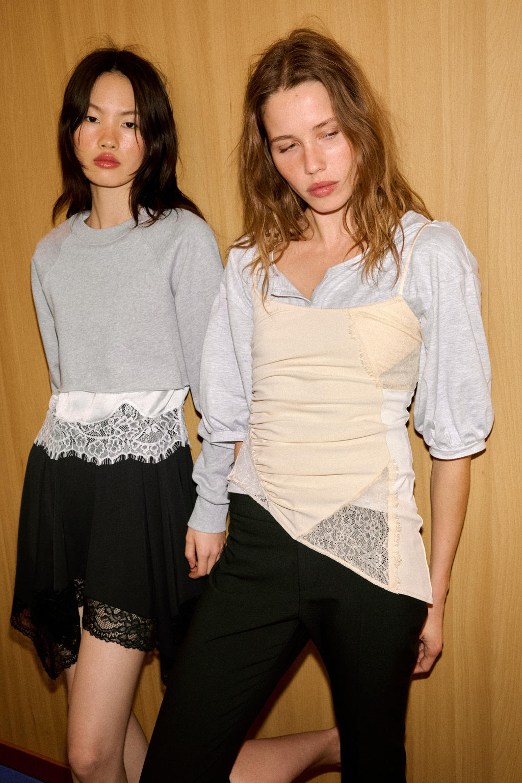 SUDADERA CROP COMBINADA ENCAJE / Gris vigor? - Zara фото 4