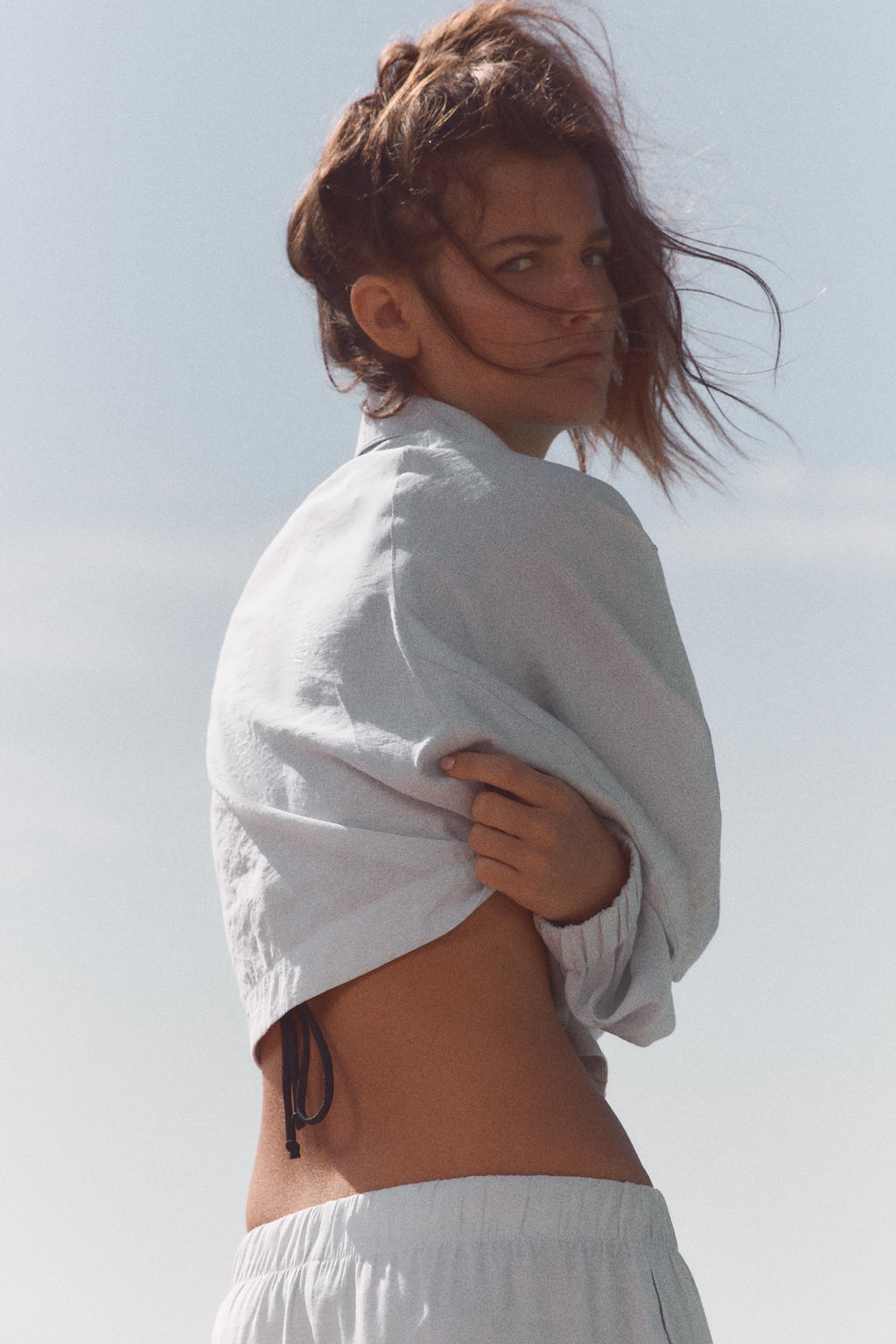 CHAQUETA CROP FLUIDA / Gris azul - Zara фото 6