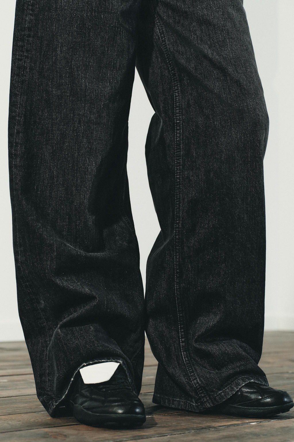JEANS TRF WIDE LEG CINTURA CRUZADA TIRO ALTO / Negro - Zara фото 5