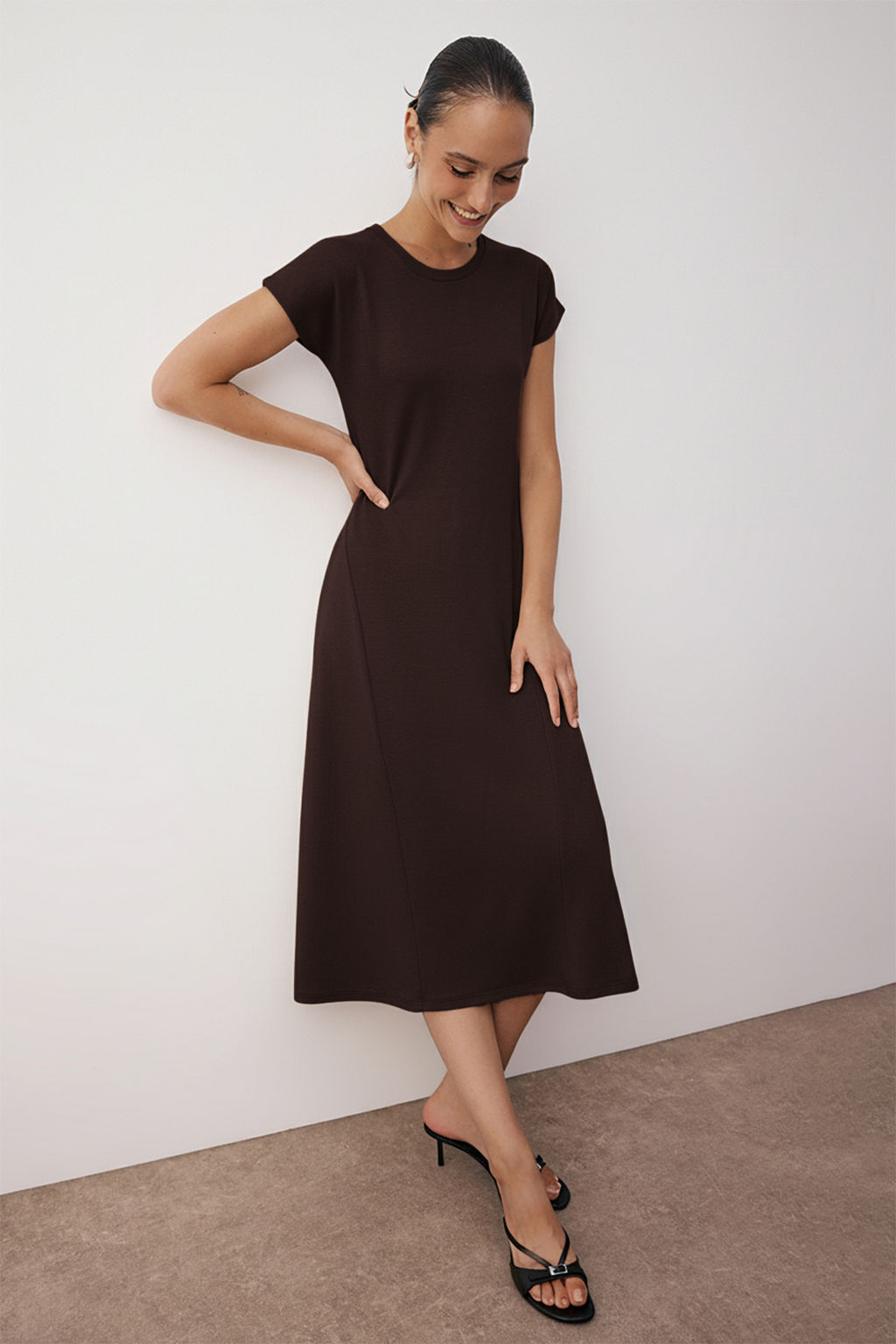 Kahverengi Ay Kol A-line/Can Ac?lan Bisiklet Yaka Maxi Orme Elbise TWOSS25EL00898