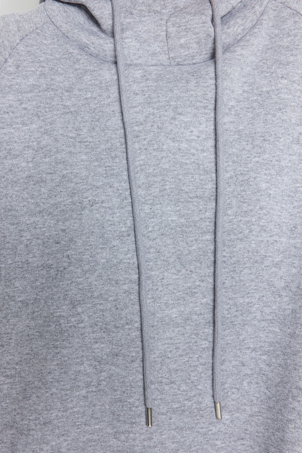 TRENDYOLMILLA Siyah Kapusonlu Oversize Sardonlu Orme Sweatshirt TWOAW23SW00439 фото 4