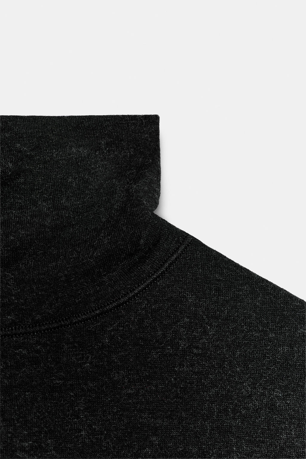CAMISETA CUELLO ALTO ASIM?TRICA / Negro - Zara фото 8