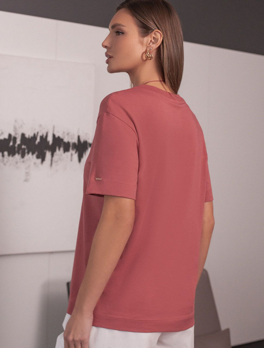 Свободная футболка из премиального хлопка с эластаном - Vilatte фото 3