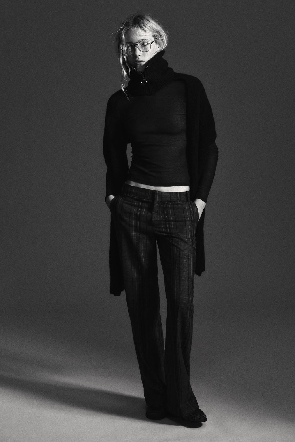 CHECK TROUSERS - Zara фото 5