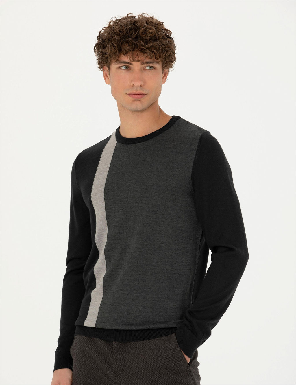 Siyah Slim Fit Bisiklet Yaka Y_n Kar___ml_ Triko Kazak