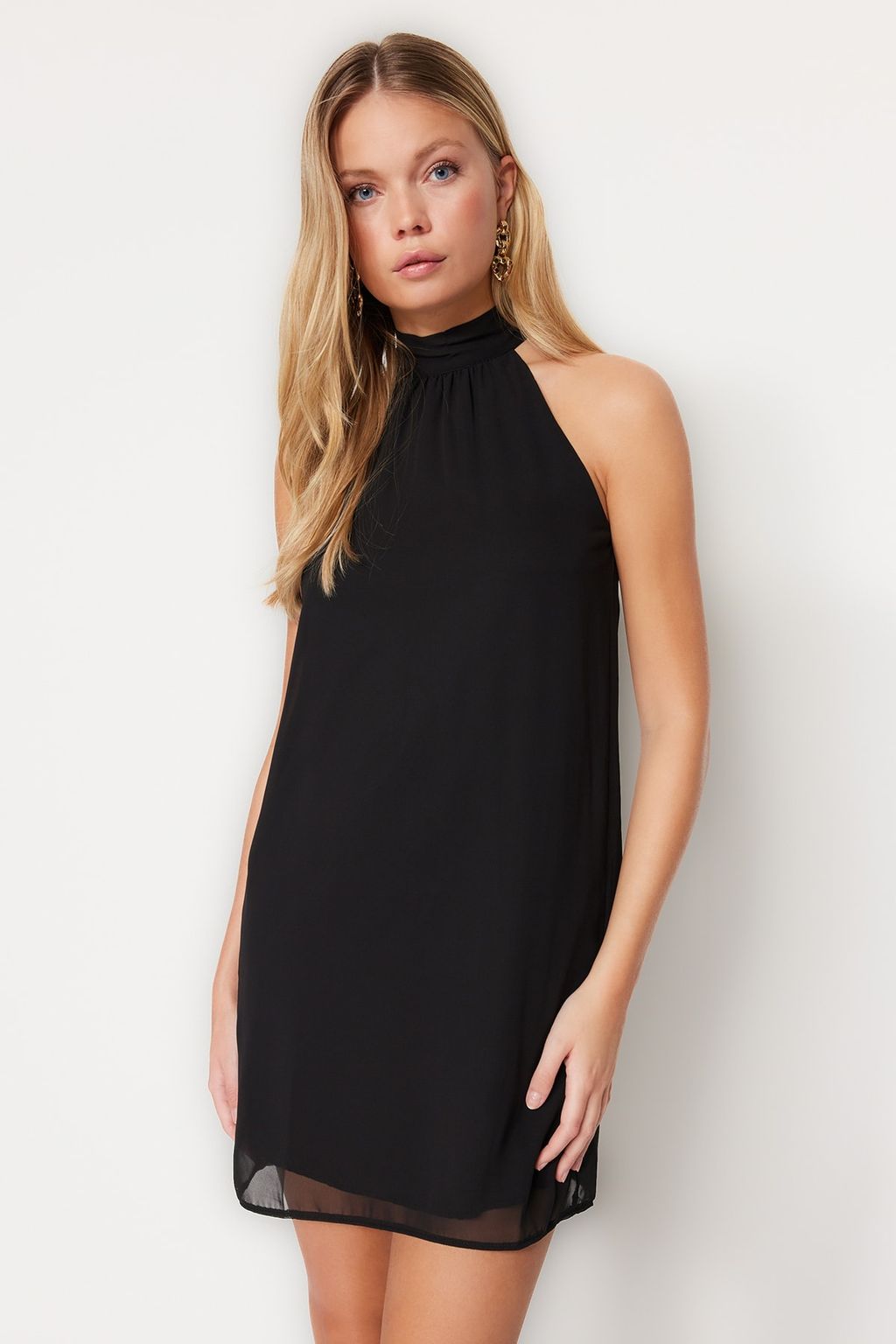 TRENDYOLMILLA Murdum Duz Kesim Halter Yaka Mini Sifon Astarl? Dokuma Elbise TWOSS23EL01059  фото 16