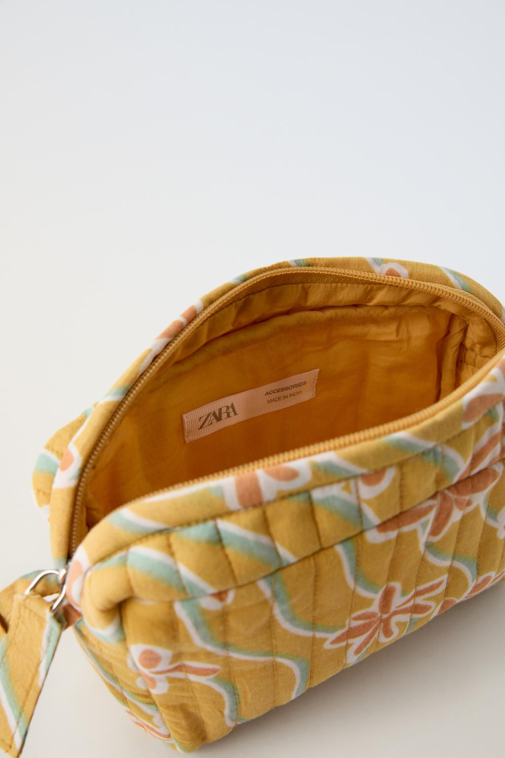 QUILTED BOHO PRINT TOILETRY BAG - Zara фото 4