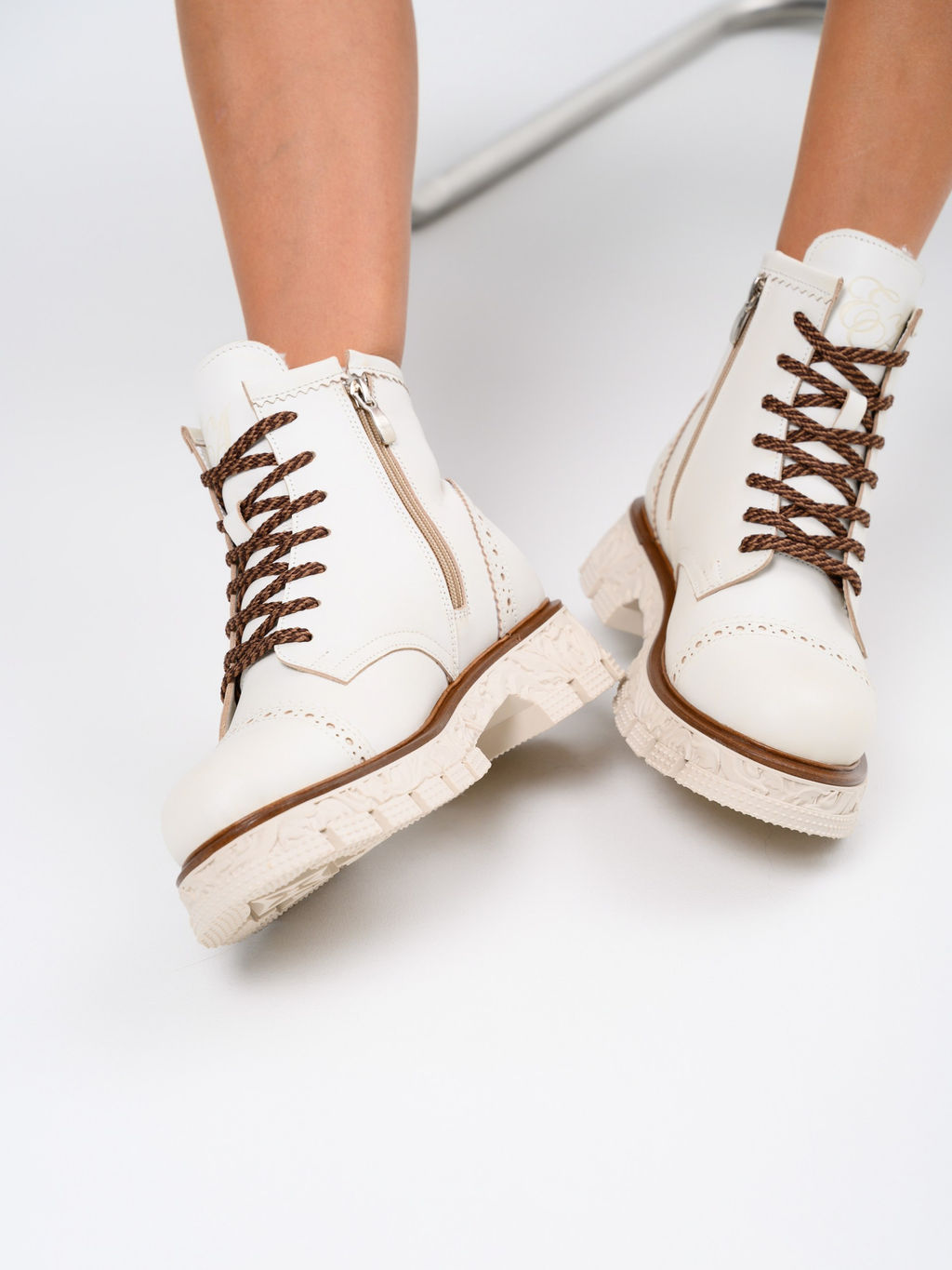 Ботинки 319.PODYUM141w.Вакса белая/шерсть