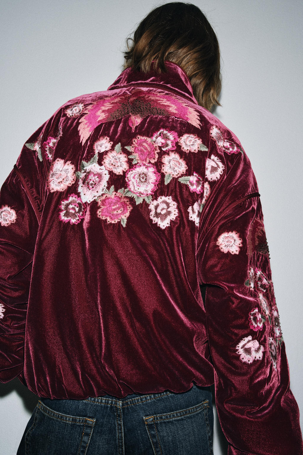 EMBROIDERED VELVET PUFFER JACKET - Zara фото 3