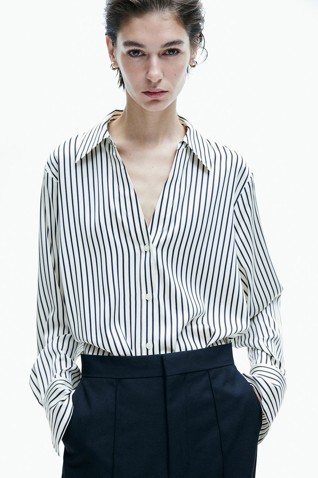 Blusa con escote de pico