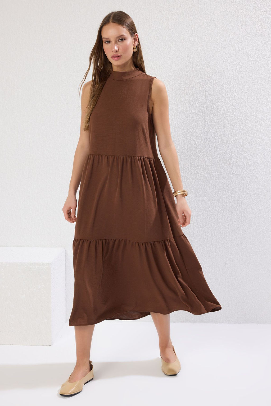 Kahverengi Shift/Duz Kesim Dik Yaka Midi Dokuma Elbise TWOSS20EL1864