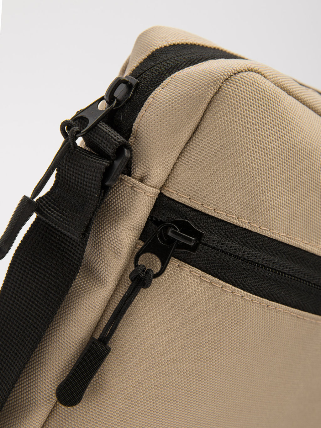 V08S 001 25 Сумка мессенджер