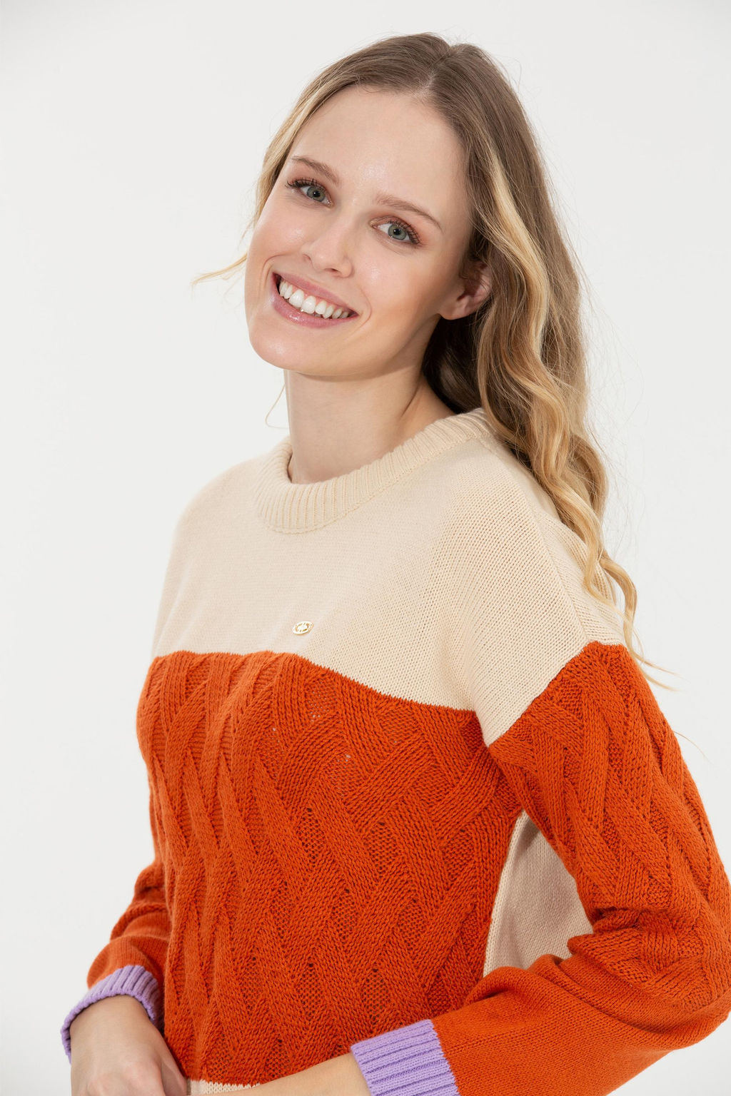 U. S. Polo Assn Женский кремовый меланжевый свитер с круглым вырезом - U.s. polo assn фото 3