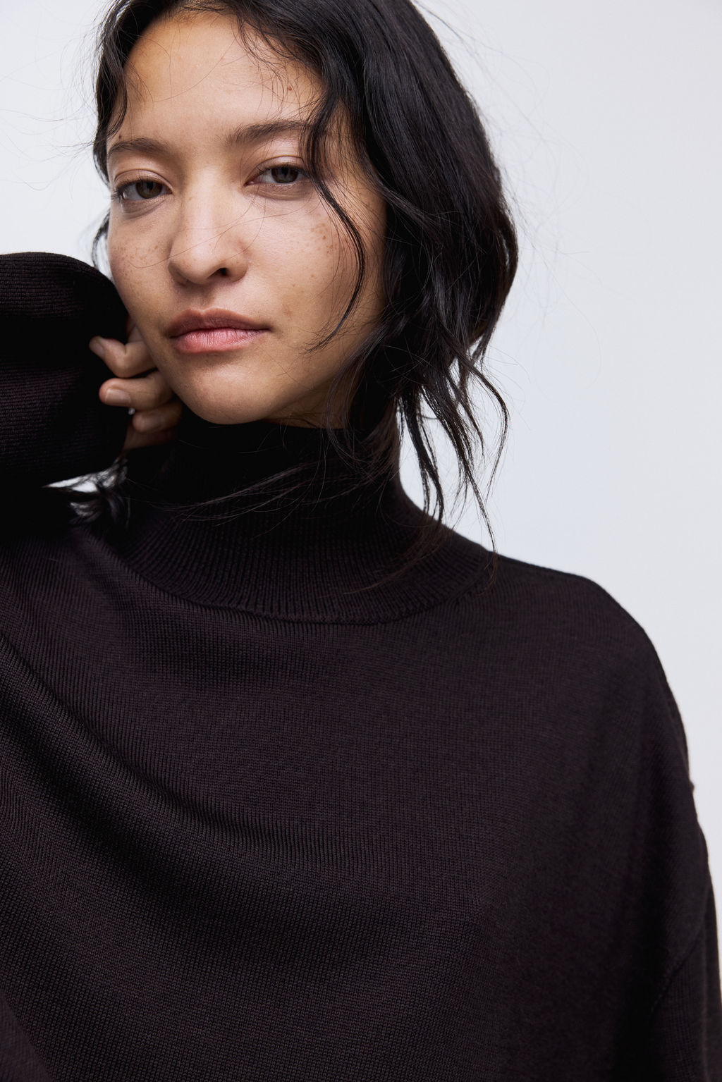 Jersey en lana merino con cuello perkins - H&m фото 4