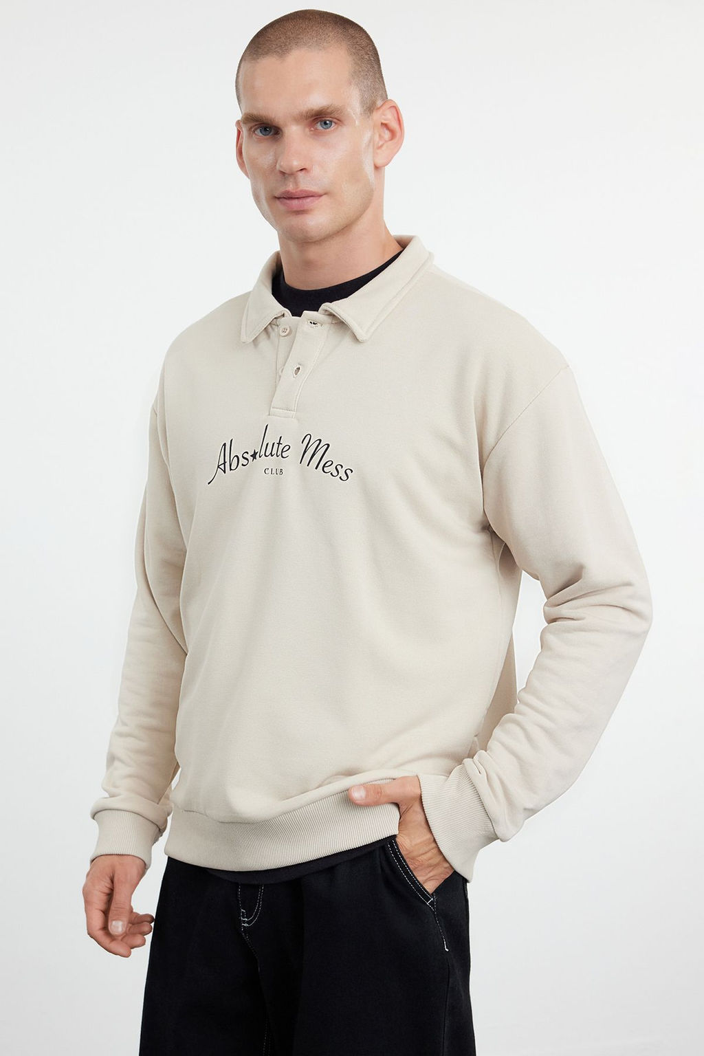 TRENDYOL MAN Siyah Oversize/Genis Kesim Yaz? Bask?l? Polo Yaka Sweathisrt TMNAW25SW00019 - Trendyolmilla фото 4
