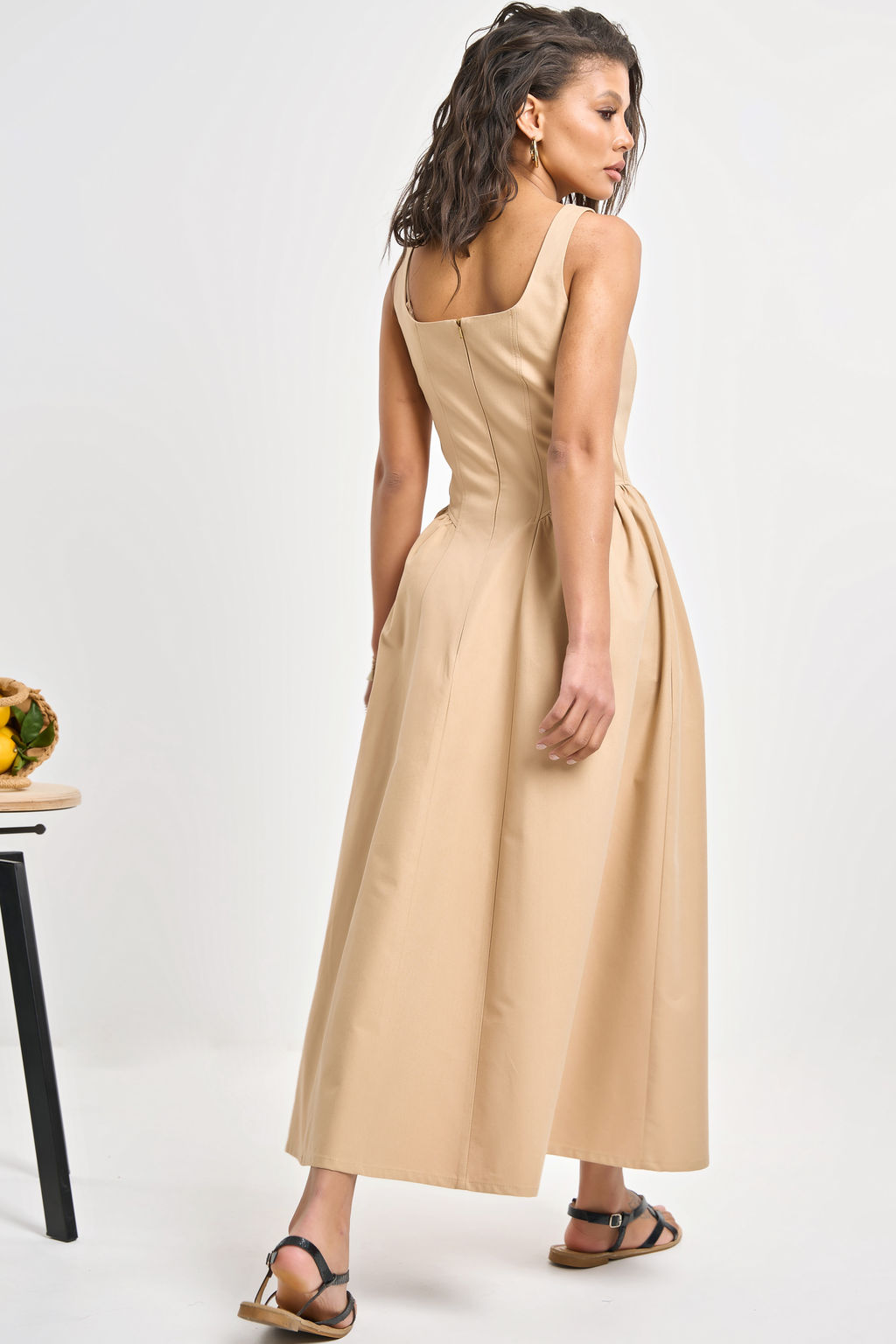 Сарафан джинсовый с корсетными линиями песочный