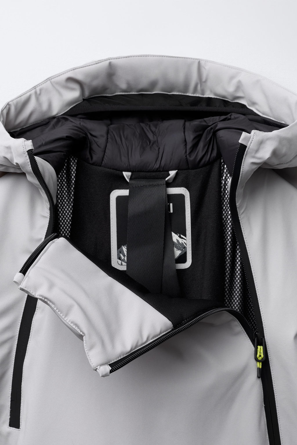 WATER-RESISTANT AND WINDPROOF KANGAROO JACKET RECCO® SYSTEM SKI COLLECTION - Zara фото 8