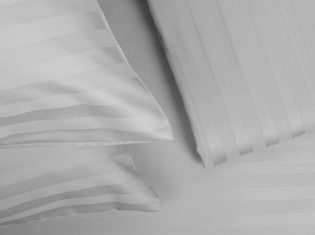 Комплект постельного белья 4250/1-БЧ 2-х сп. сатин рис. 14-4102 цв. серый 2*2