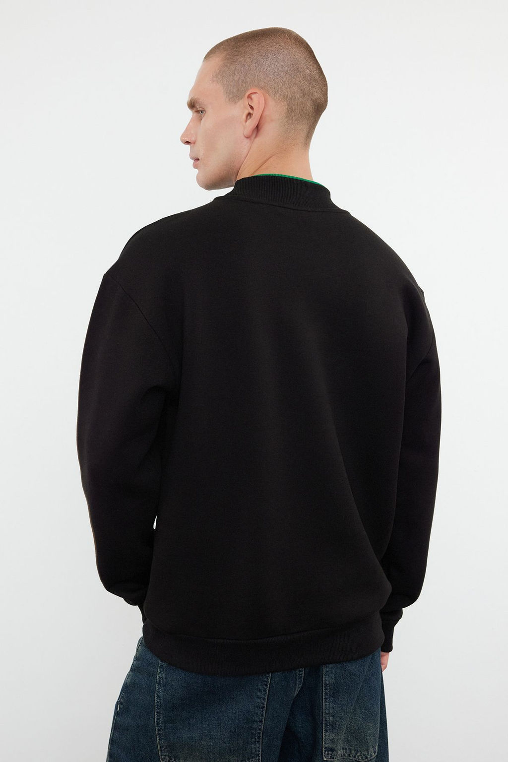 Siyah Oversize/Genis Kesim Ici Polar/S?cak Tutan Nak?sl? Dik Yaka Sweatshirt TMNAW25SW00024 - Trendyolmilla фото 7