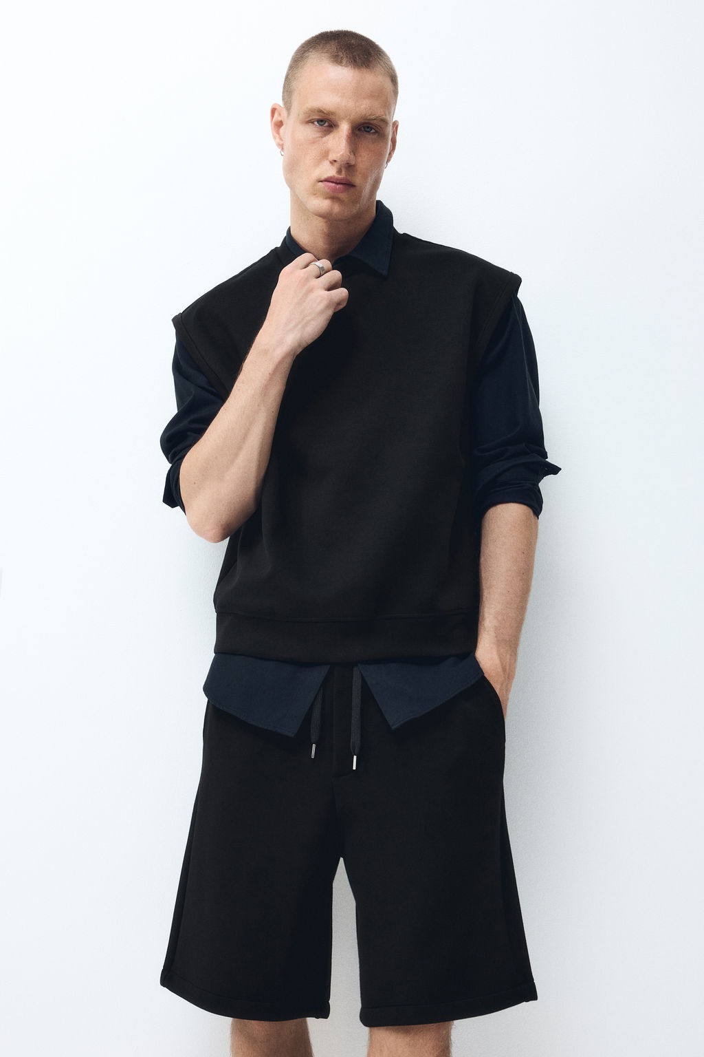 Pantal?n corto efecto neopreno Relaxed Fit - H&m фото 5