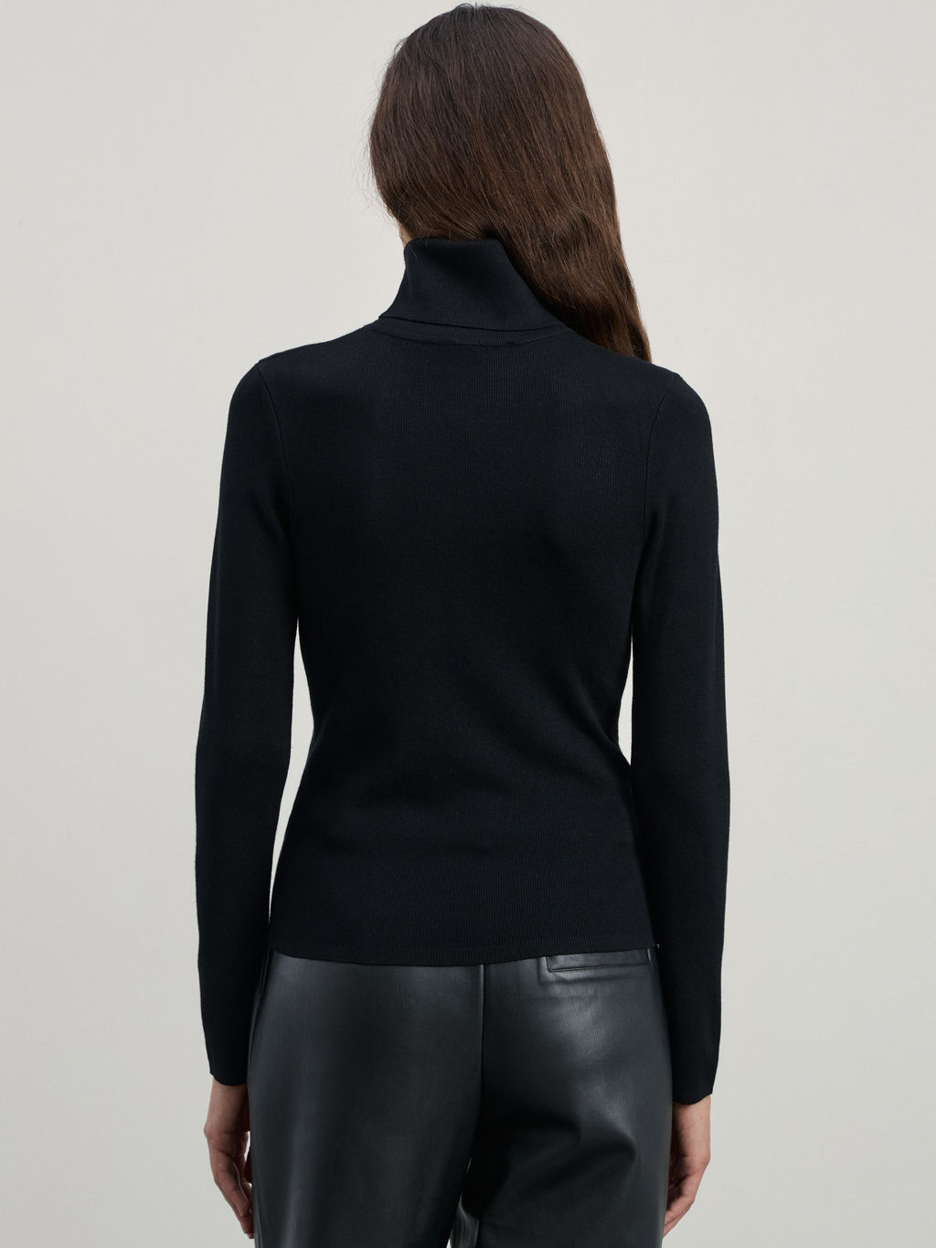 Джемпер с высоким воротником в риб / Zarina  фото 5