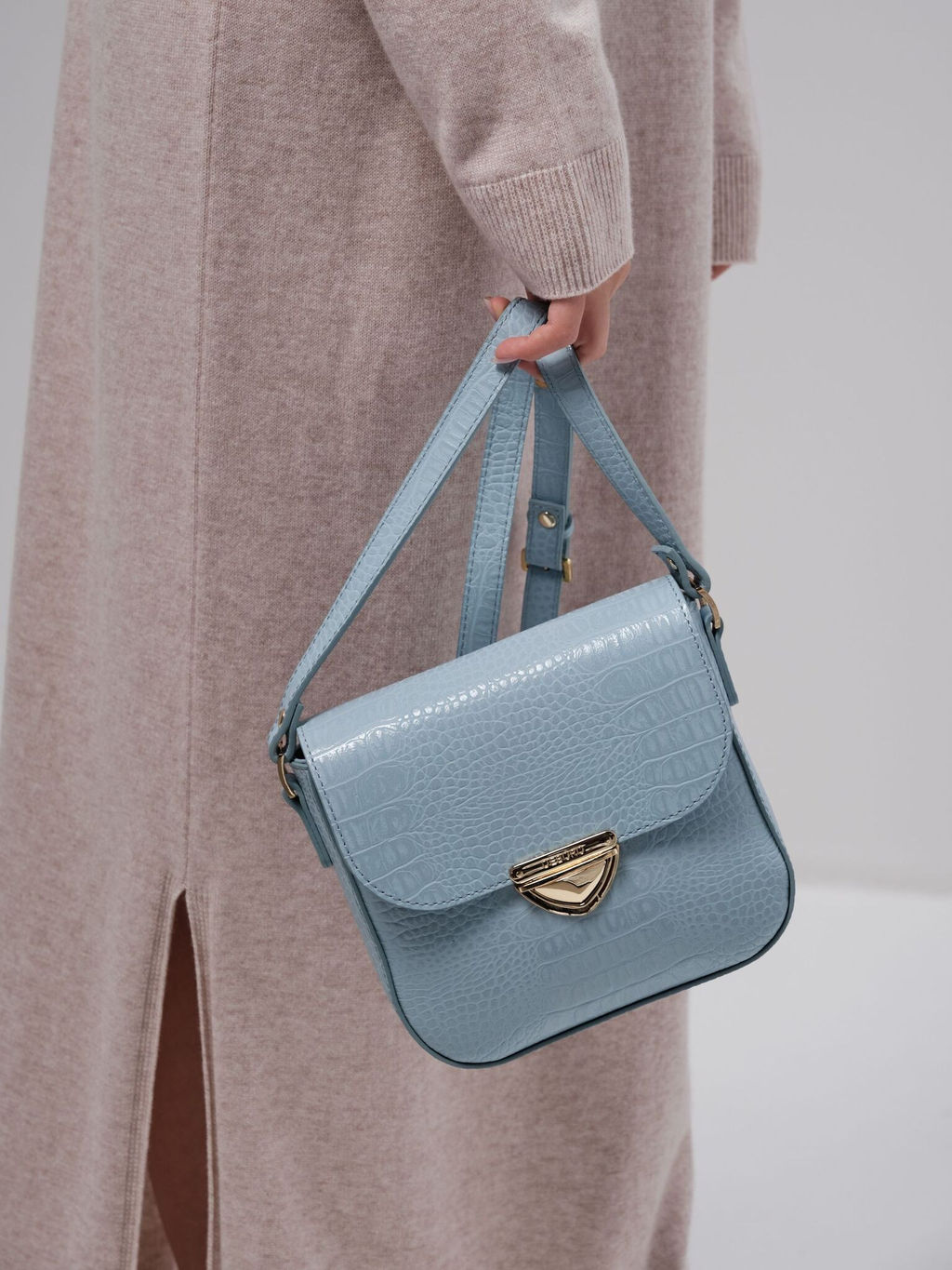 Сумка кожаная через плечо Deboro 3158 голубая вода