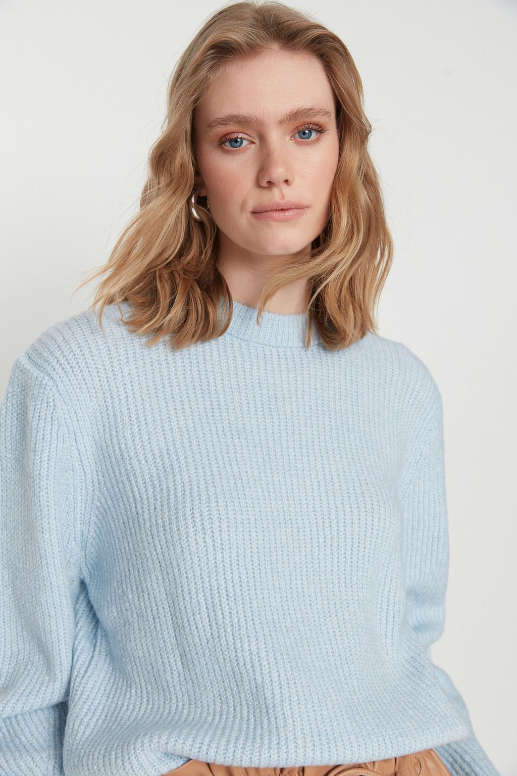 Mavi Genis Kal?p Yumusak Dokulu Basic Triko Kazak TWOAW20FV0142