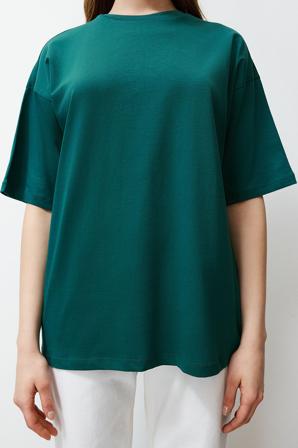 TRENDYOLMILLA Beyaz %100 Pamuk S?rt Slogan Bask?l? Oversize/Genis Kal?p Orme T-Shirt TWOSS24TS00091  фото 22