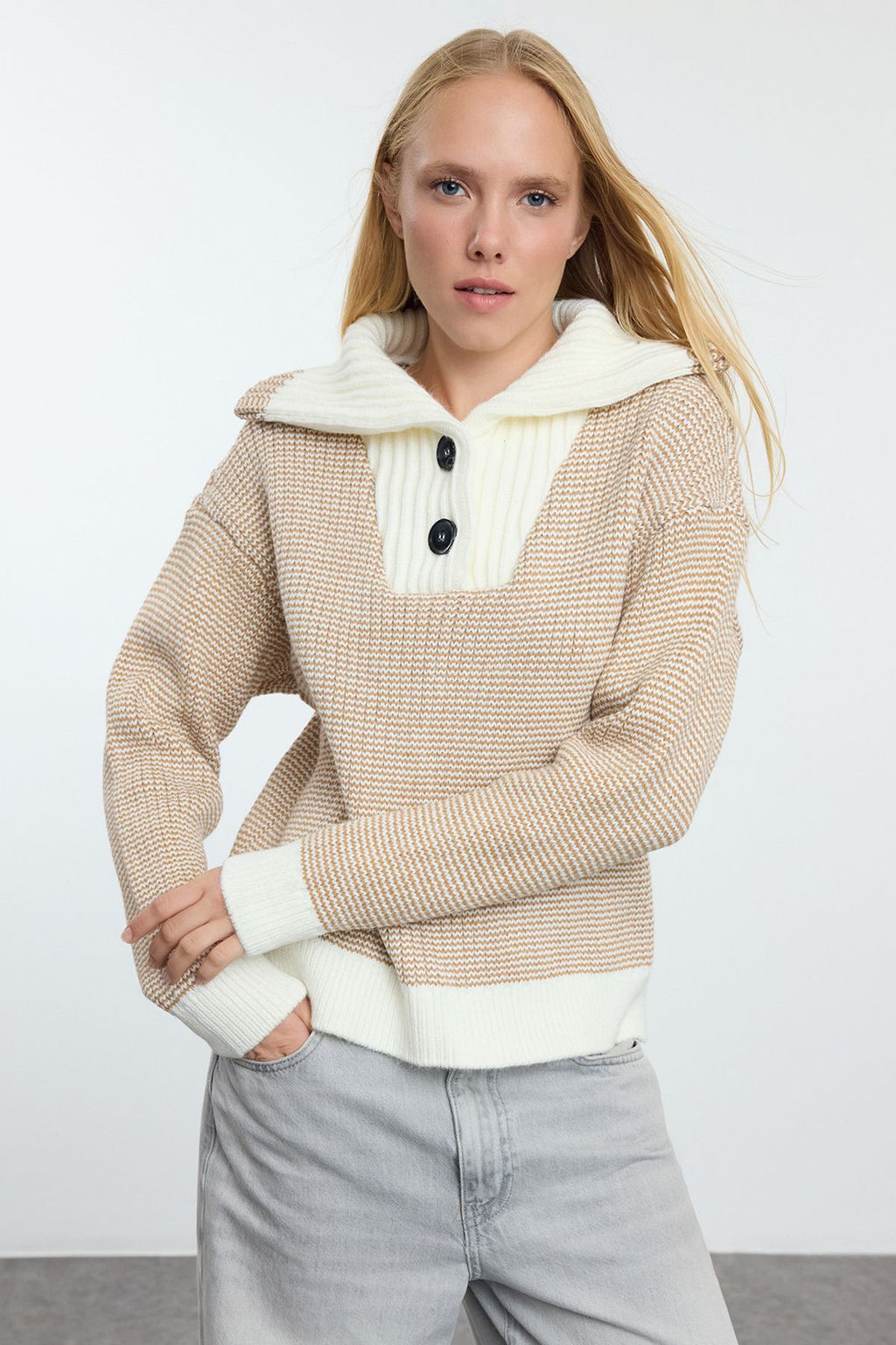 TRENDYOLMILLA Ekru Yaka Detayl? Triko Kazak TWOAW25KZ00261