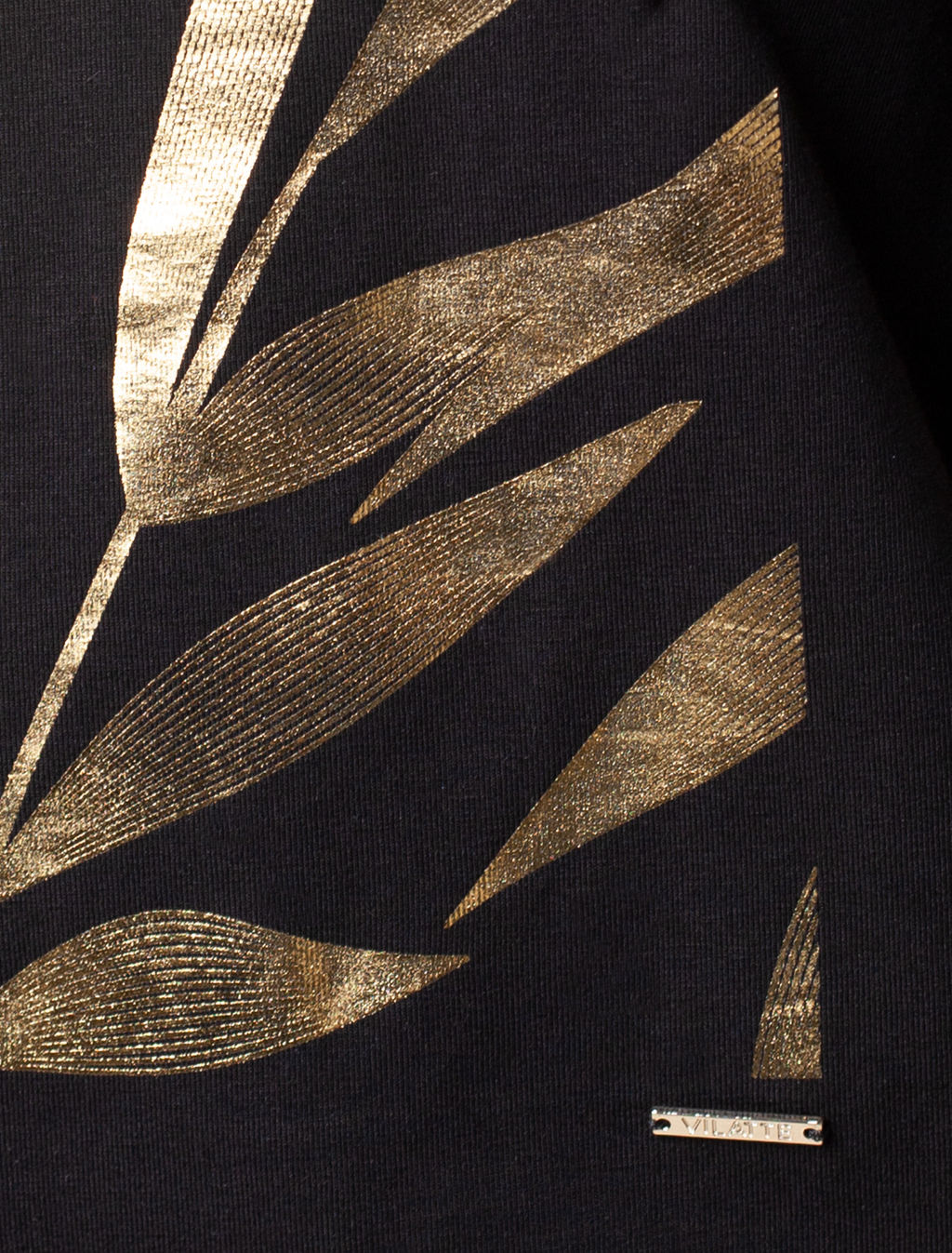 VILATTE / Футболка из премиального хлопка с авторским принтом фольгой фото 3
