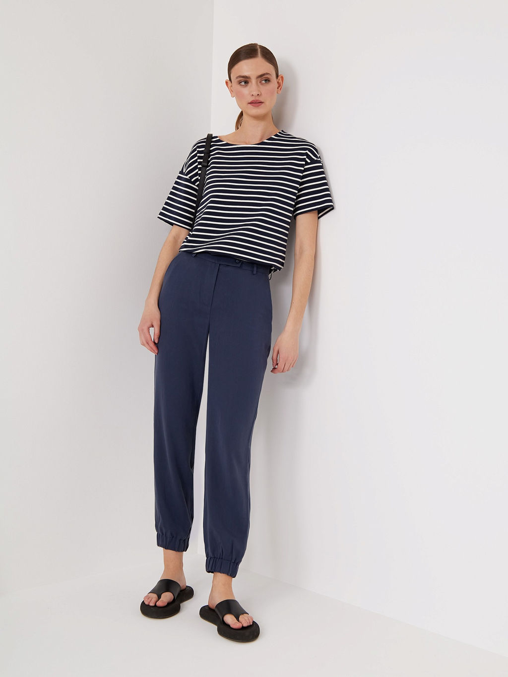 Брюки зауженного кроя D298/duia - Emka фото 3