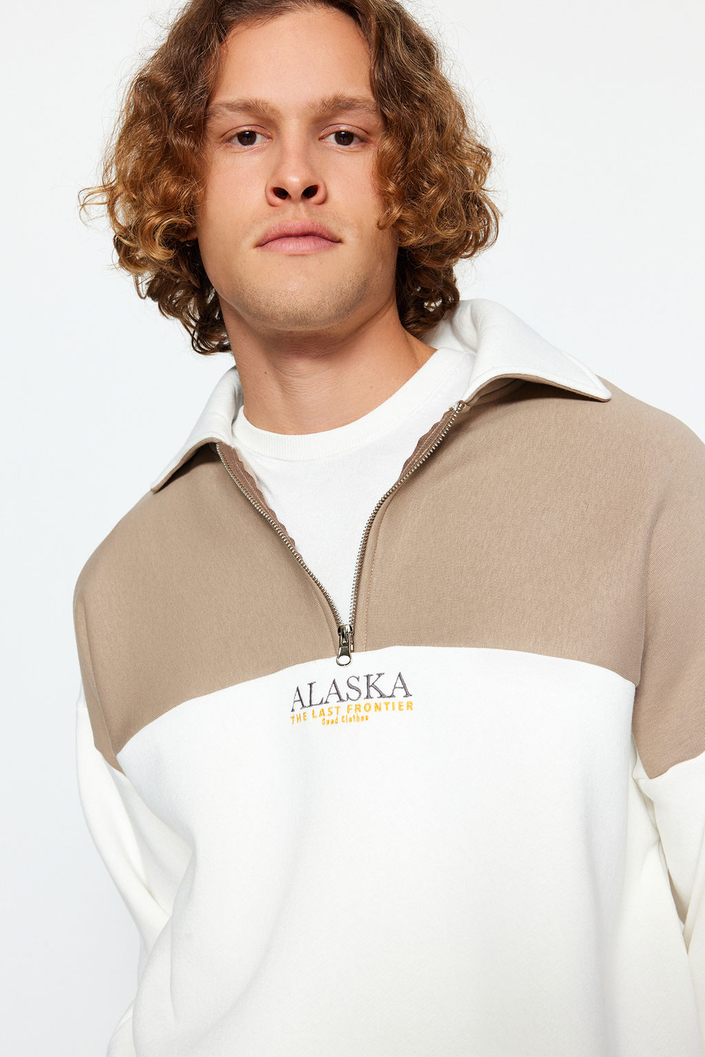 TRENDYOL MAN Vizon Oversize/Genis Kesim Renk Bloklu Ici Polar/S?cak Tutan Sweatshirt TMNAW24SW00130 - Trendyolmilla фото 4