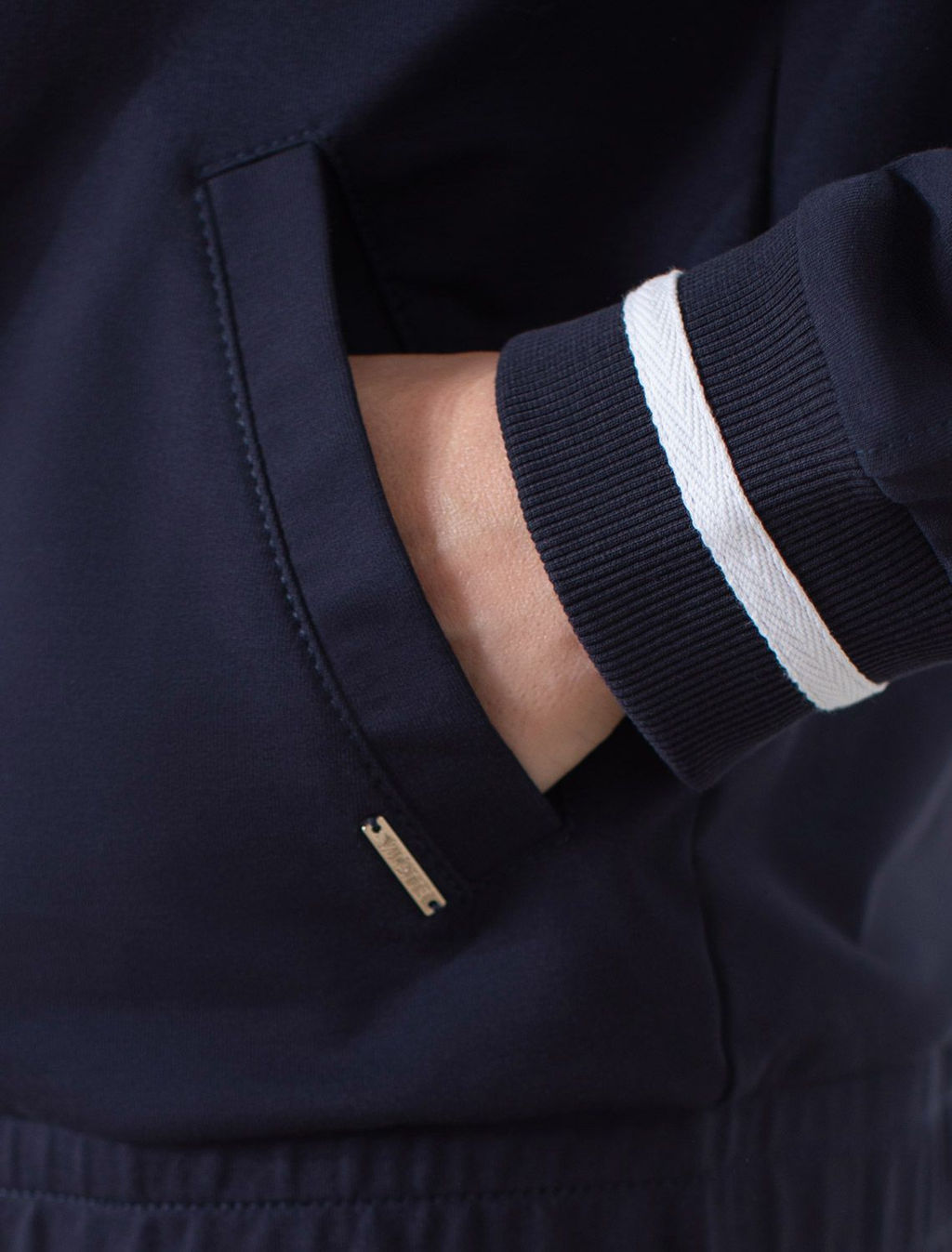 Бомбер среднего объема из футера двухнитки с эластаном - Vilatte фото 4