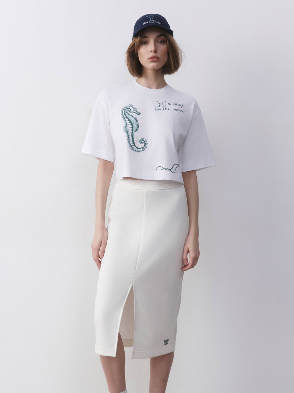 CONTE LD 2715 Укороченная футболка из хлопка с рисунком white-sea horse - Conte elegant фото 2