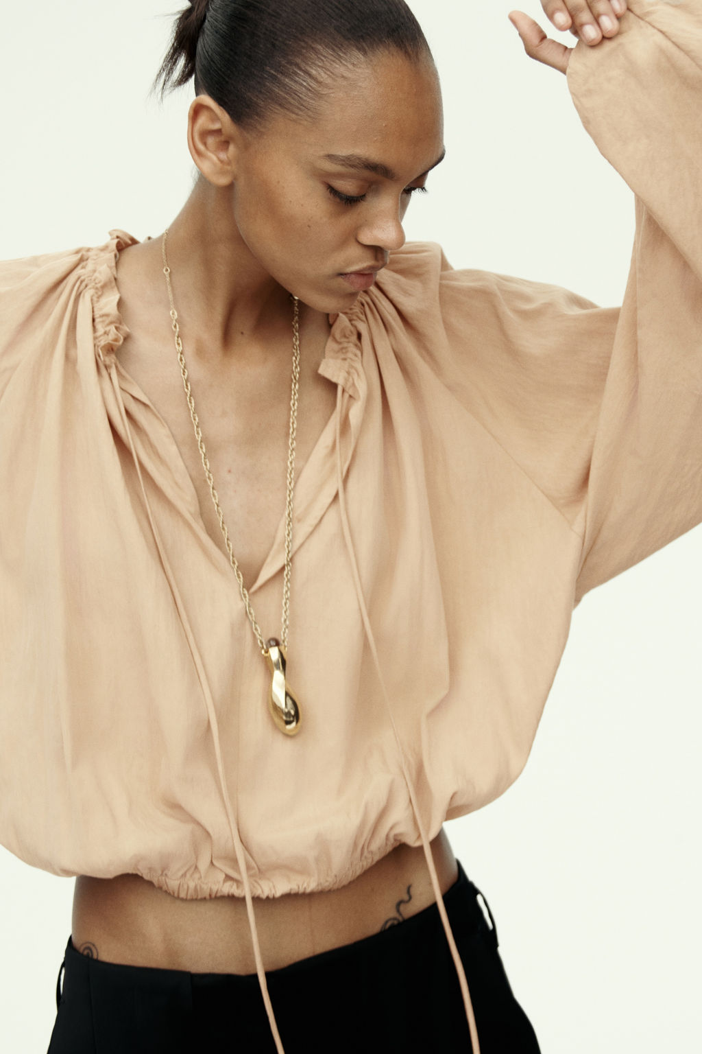 Blusa con bajo burbuja - H&m фото 7