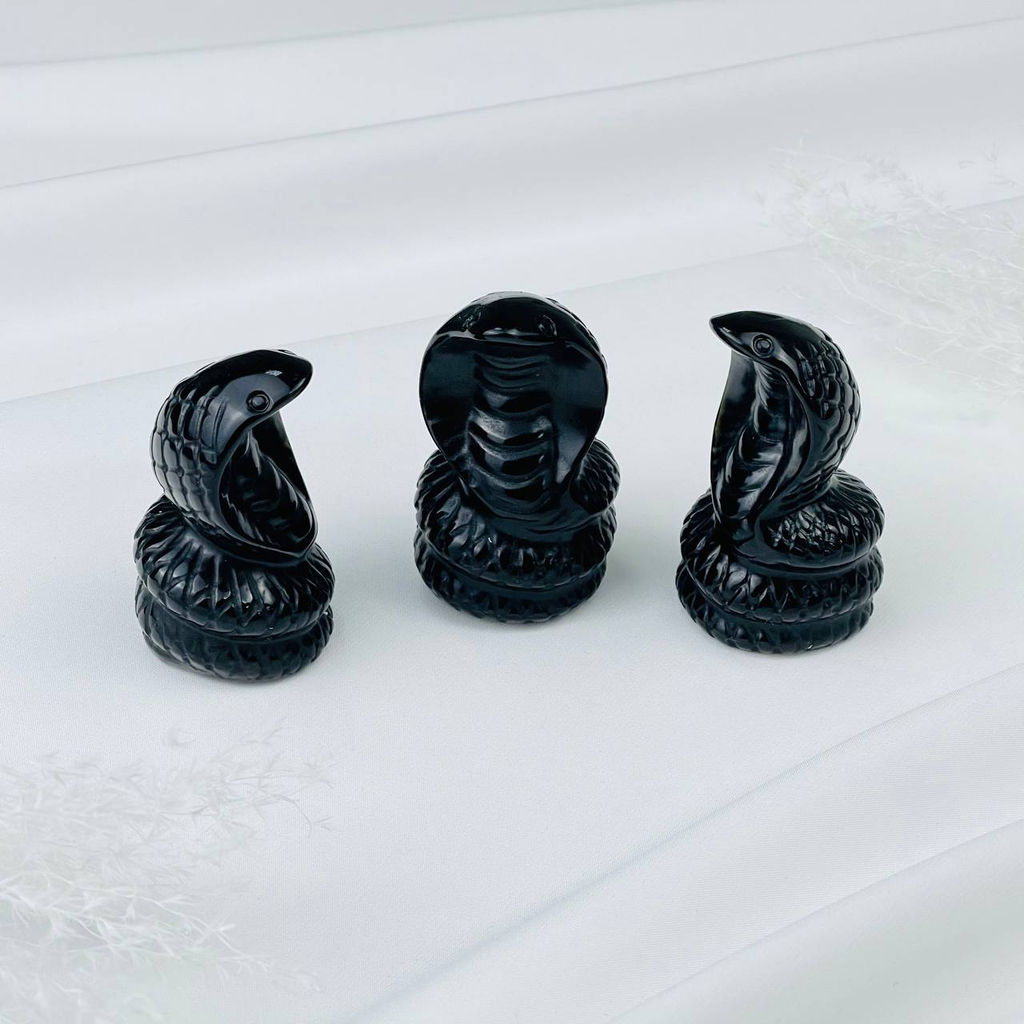 Фигурка резная из Обсидиана "Змея"