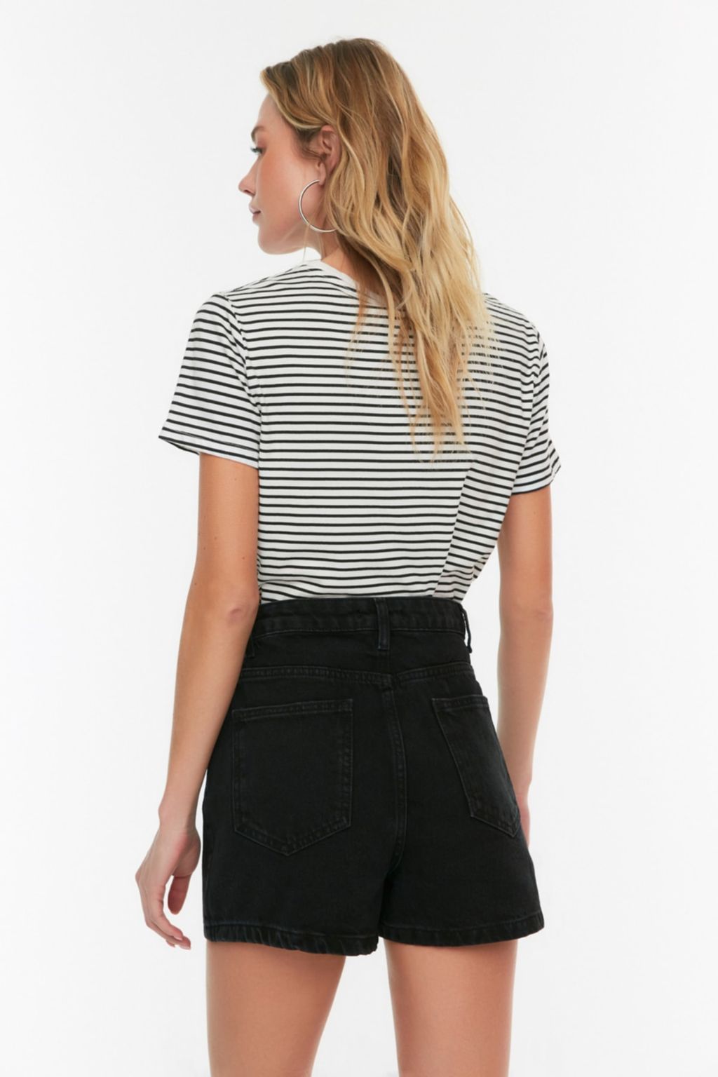 Siyah Dugme Detayl? Kruvaze Yuksek Bel Denim Sort Etek TWOSS22SR0448