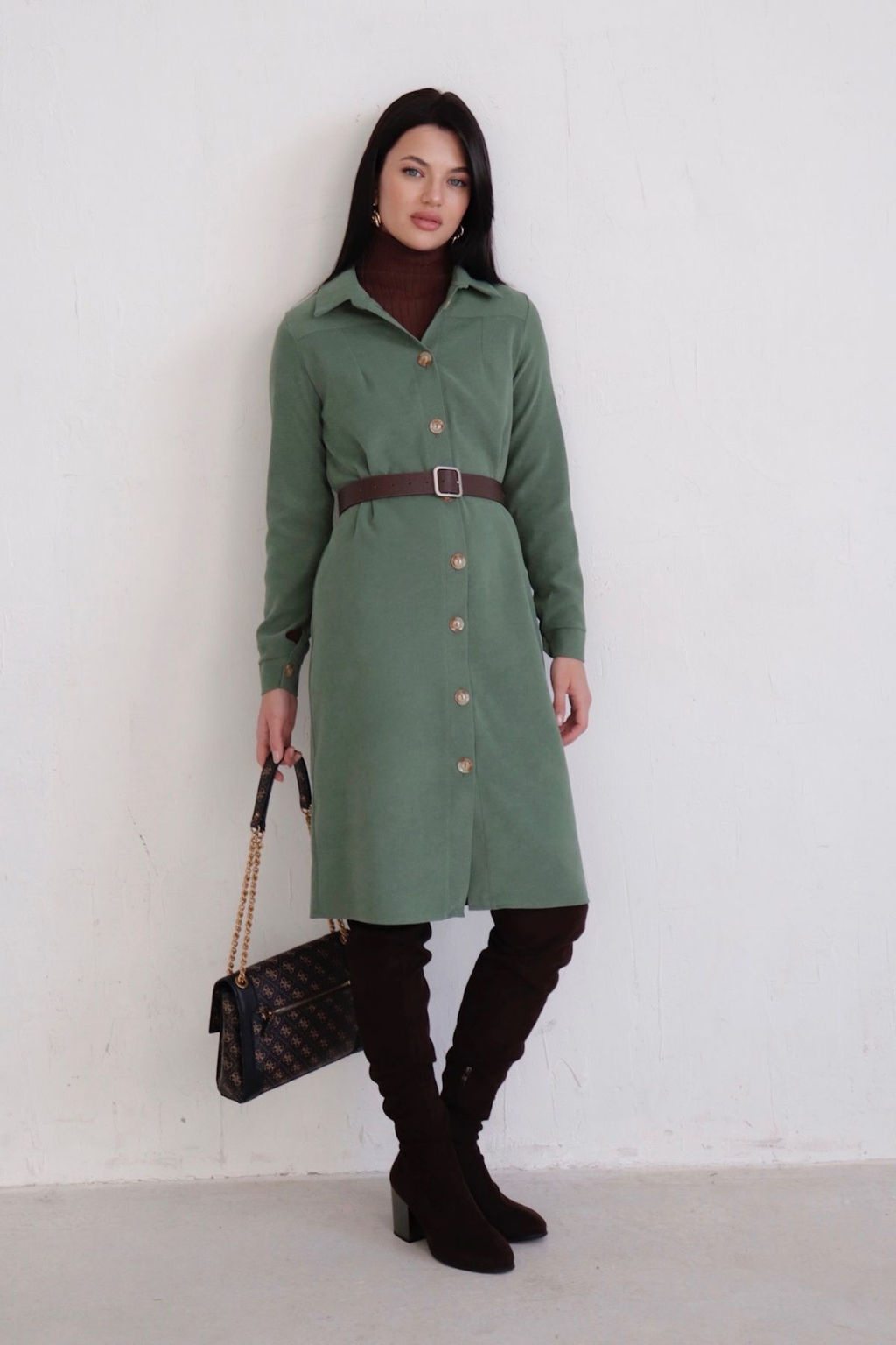 10896 Платье-рубашка из микровельвета папоротник - Martichelli фото 12