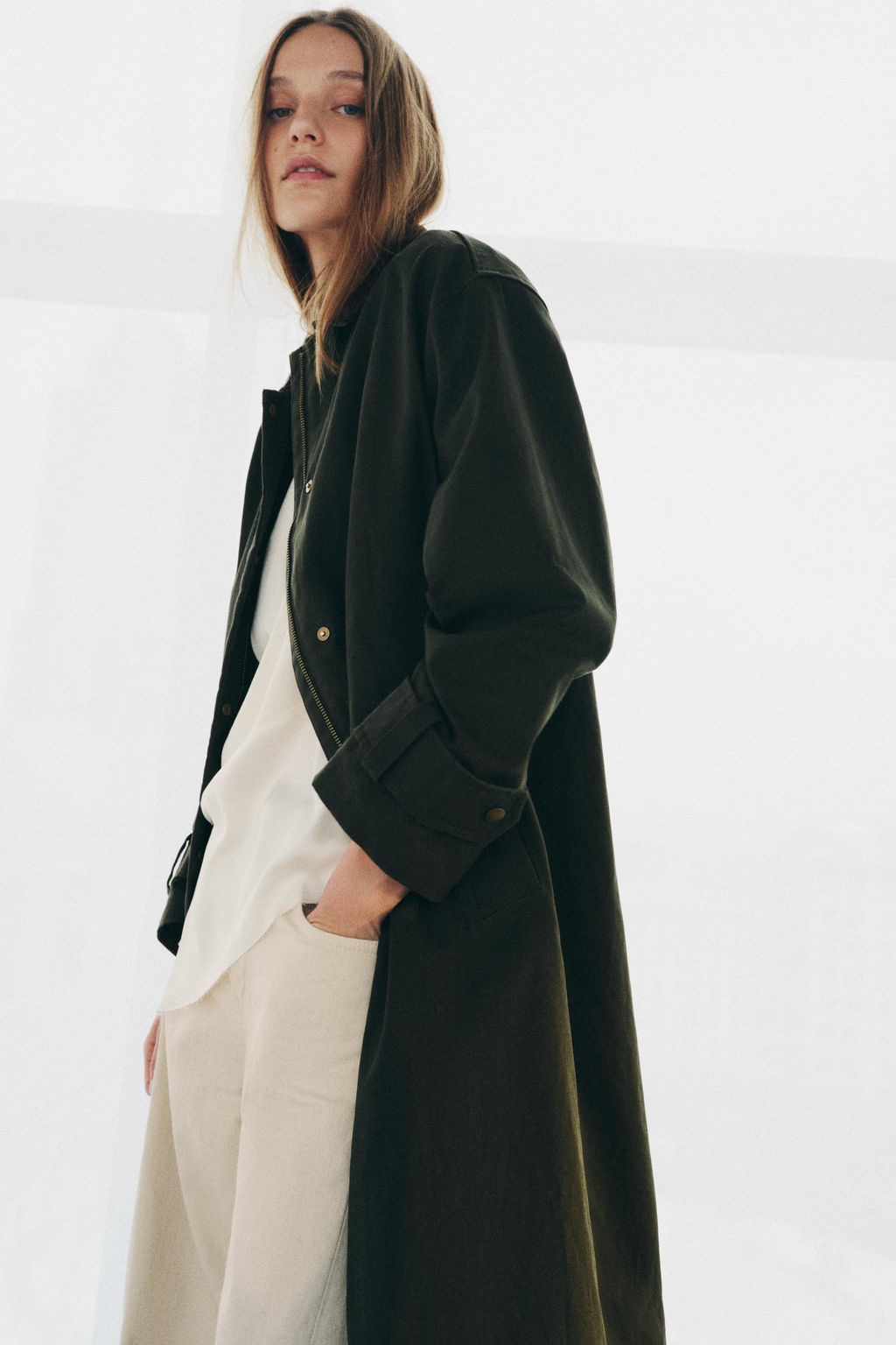 TRENCH CUELLO PIEL CONTRASTE ZW COLLECTION / Verde gris - Zara фото 4