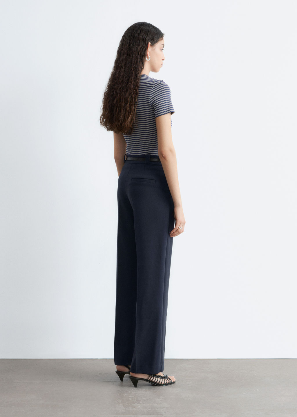 Pantalones rectos con pliegues marcados - H&m фото 8